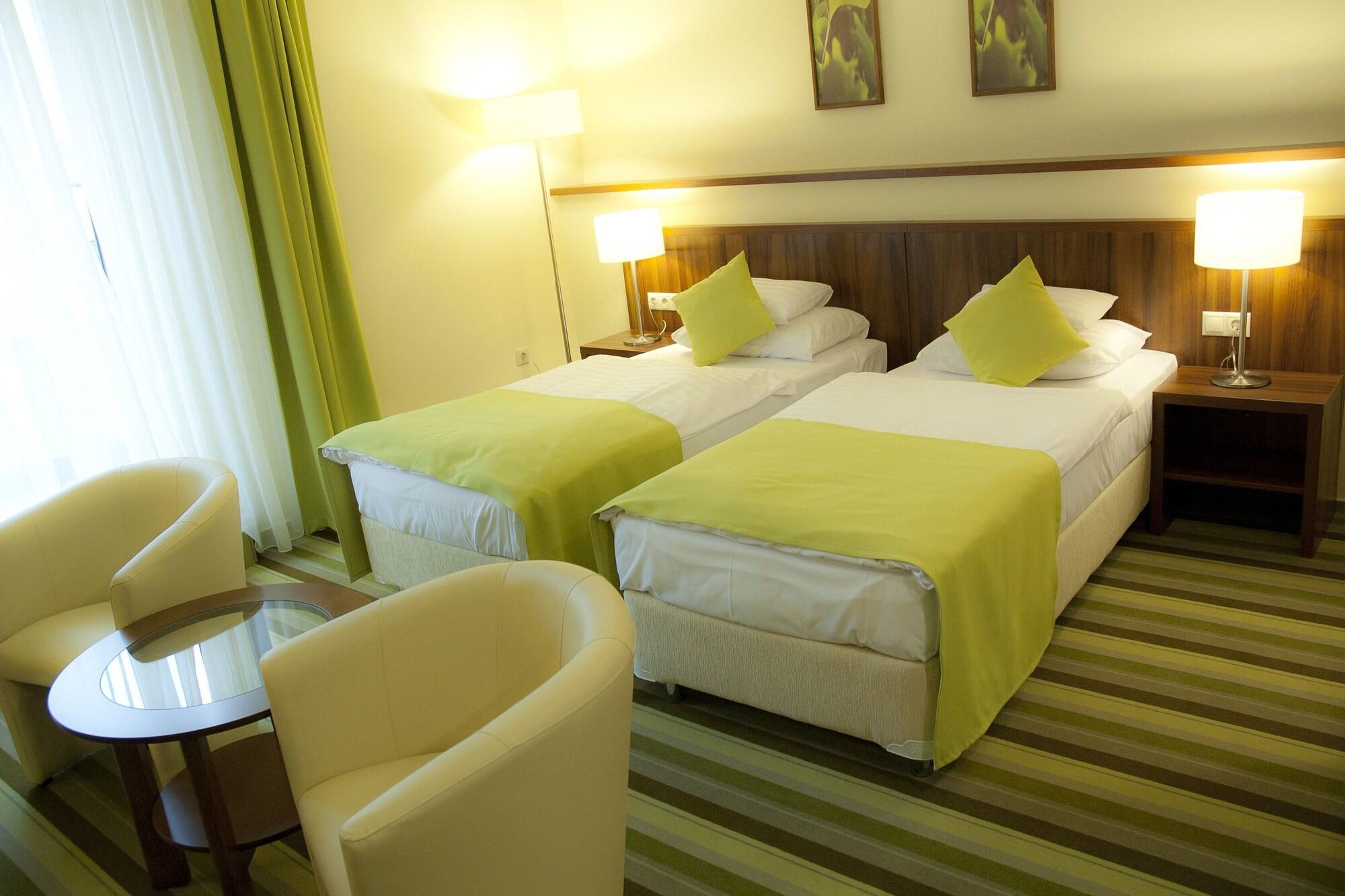 Hotel Ginkgo Hódmezővásárhely Eksteriør bilde